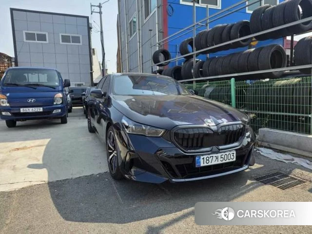 BMW 5 Series (G60) 2025 Черный из Кореи, фото 6