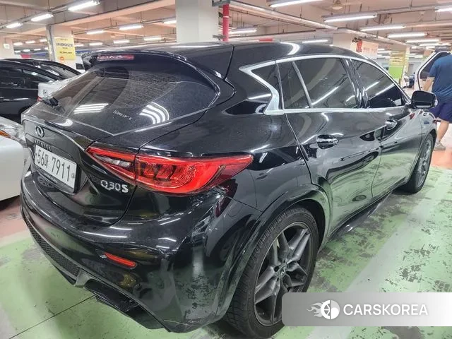 Infiniti Q30 id 3065980 из Кореи 12