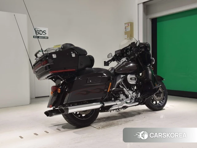 Проданный Harley-Davidson Electra Glide FLHTCUSE1800 CVO 2010 из Японии, фото 2