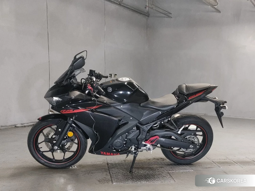 Проданный Yamaha YZF-R25 2015 из Японии