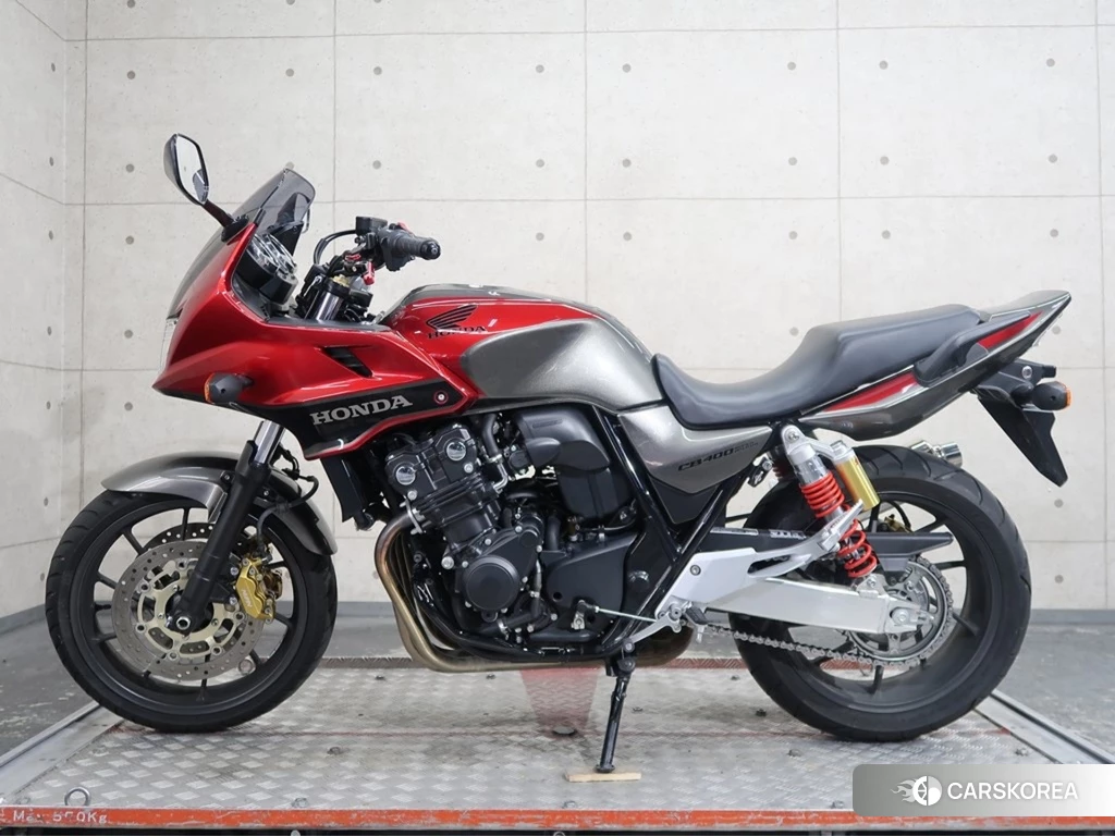 Проданный Honda CB400SF BOLDOR ABS 2016 из Японии, фото 2
