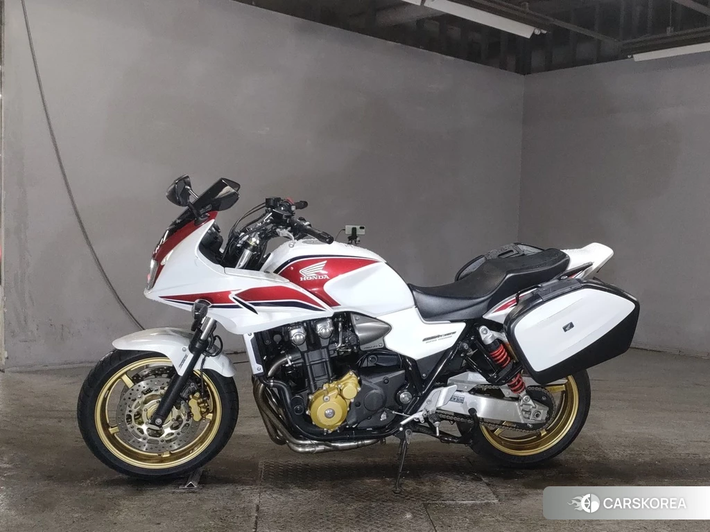 Проданный Honda CB1300ST 2012 из Японии