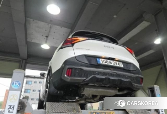 Kia Sportage 5th Generation Hybrid 2022 Белый из Кореи, фото 2