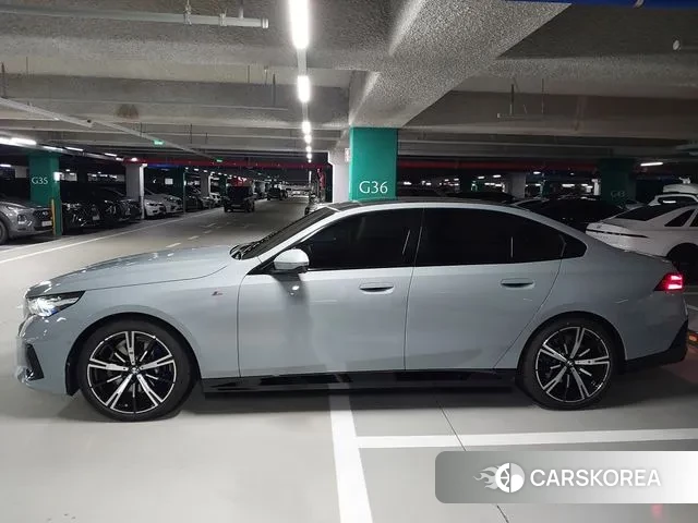 BMW 5 Series (G60) id 3512178 из Кореи 7