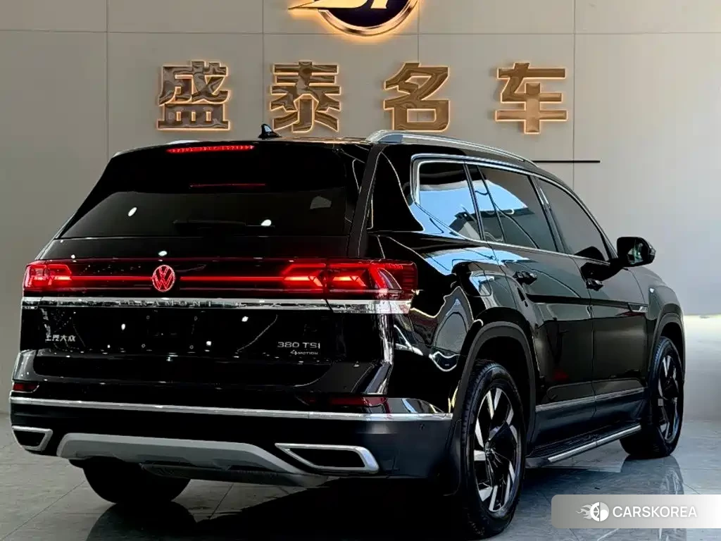 Volkswagen Tourang 2022 Черный из Китая, фото 2