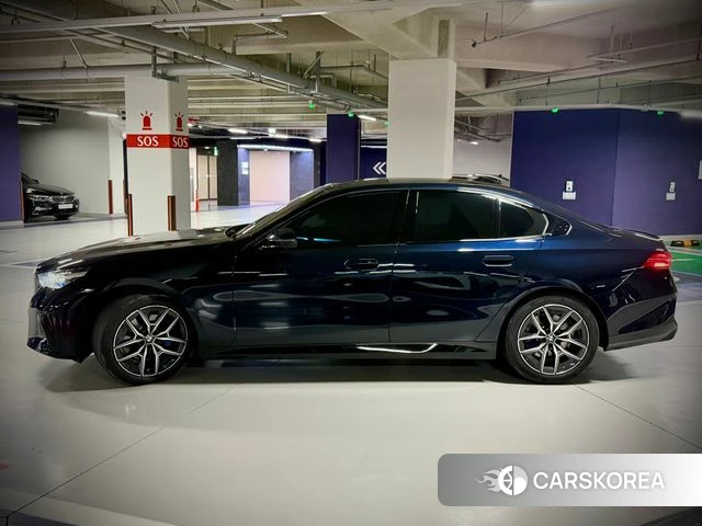 BMW 5 Series (G60) 2026 Черный из Кореи, фото 2