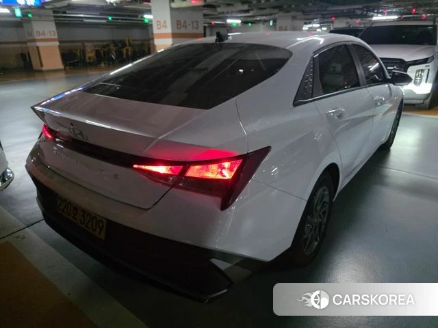 Hyundai The New Avante (CN7) 2023 Белый из Кореи, фото 2
