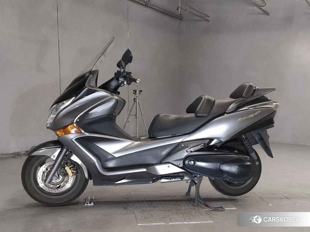 Проданный Honda SILVER WING 600 GT 2013 из Японии, фото 2