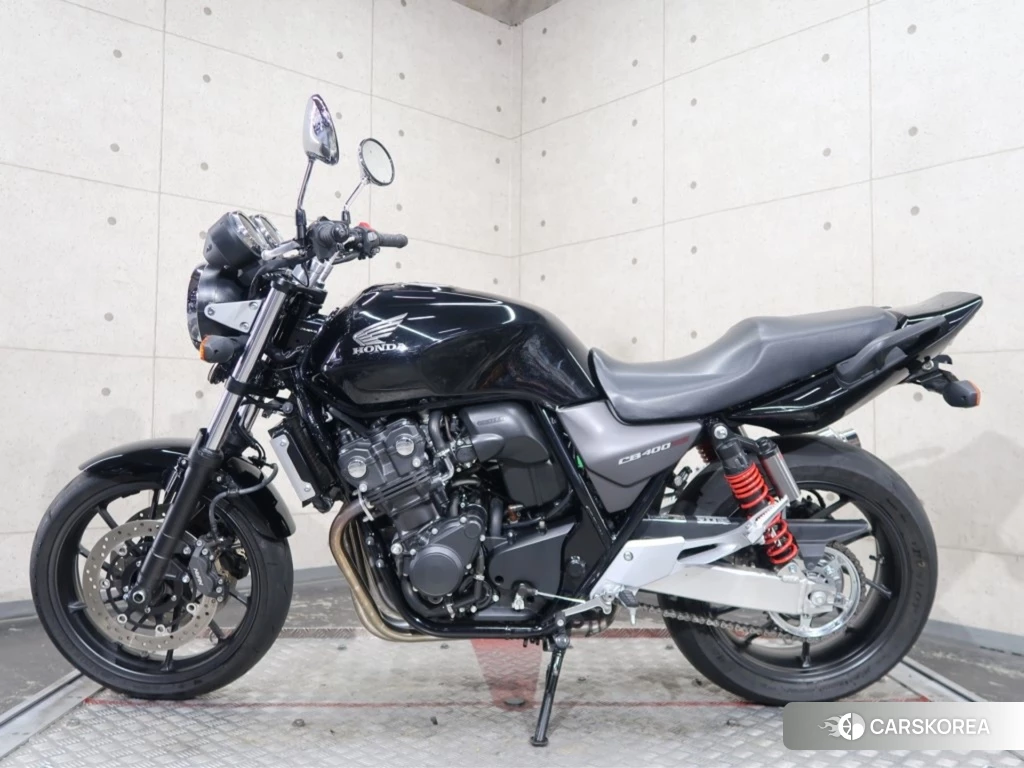 Проданный Honda CB400SF ABS 2020 из Японии, фото 2