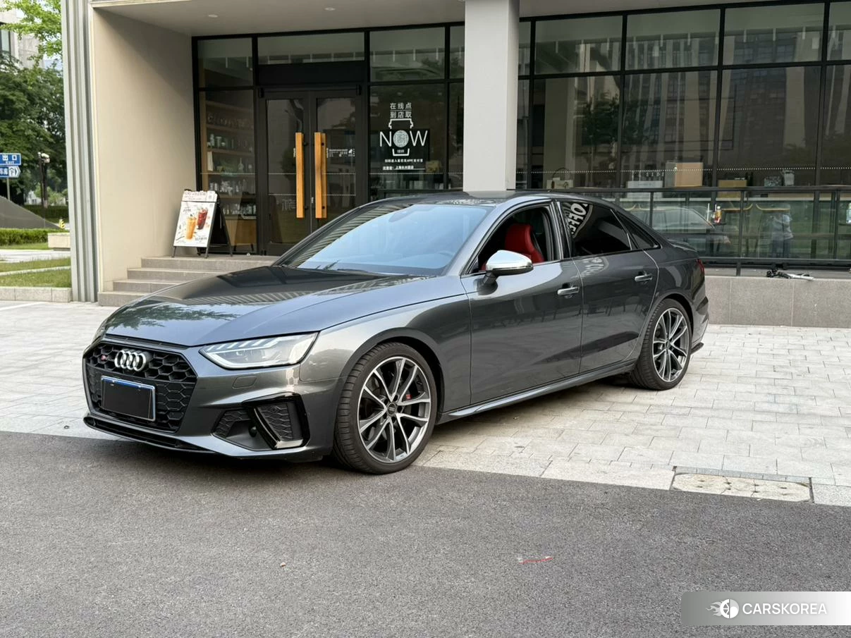 Audi S4 2020 Темно-серый из Китая, фото 2