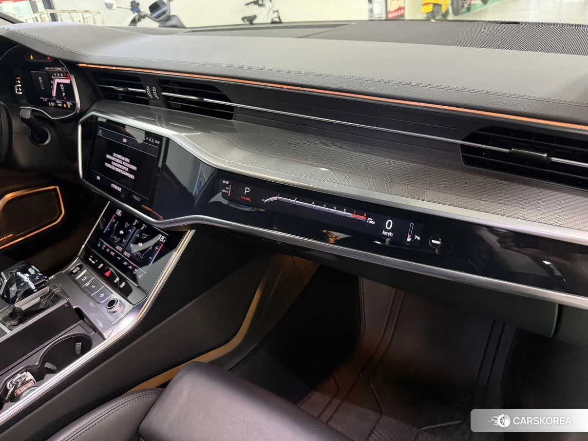 Audi A7 2022 Белый из Китая, фото 3