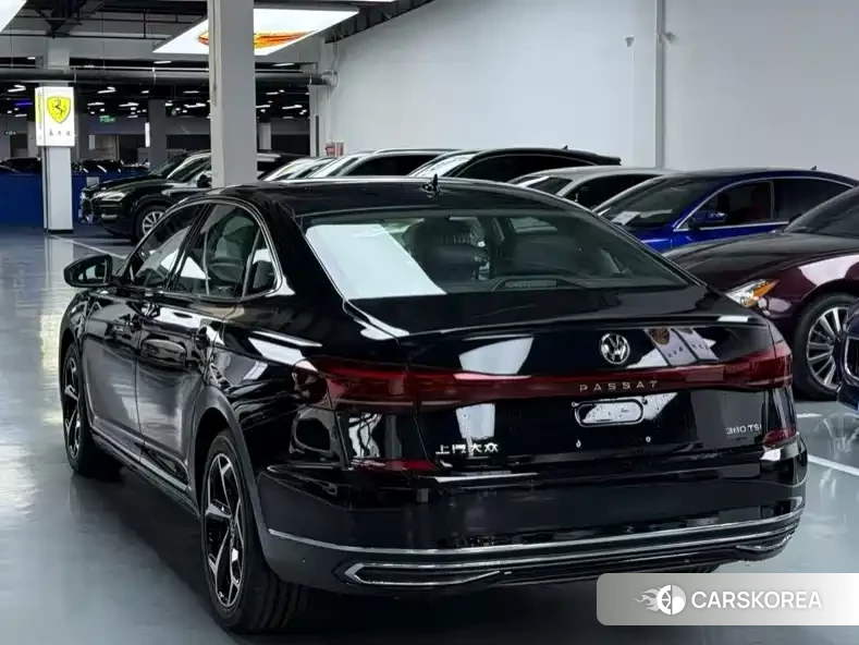 Volkswagen Passat 2023 Черный из Китая, фото 2
