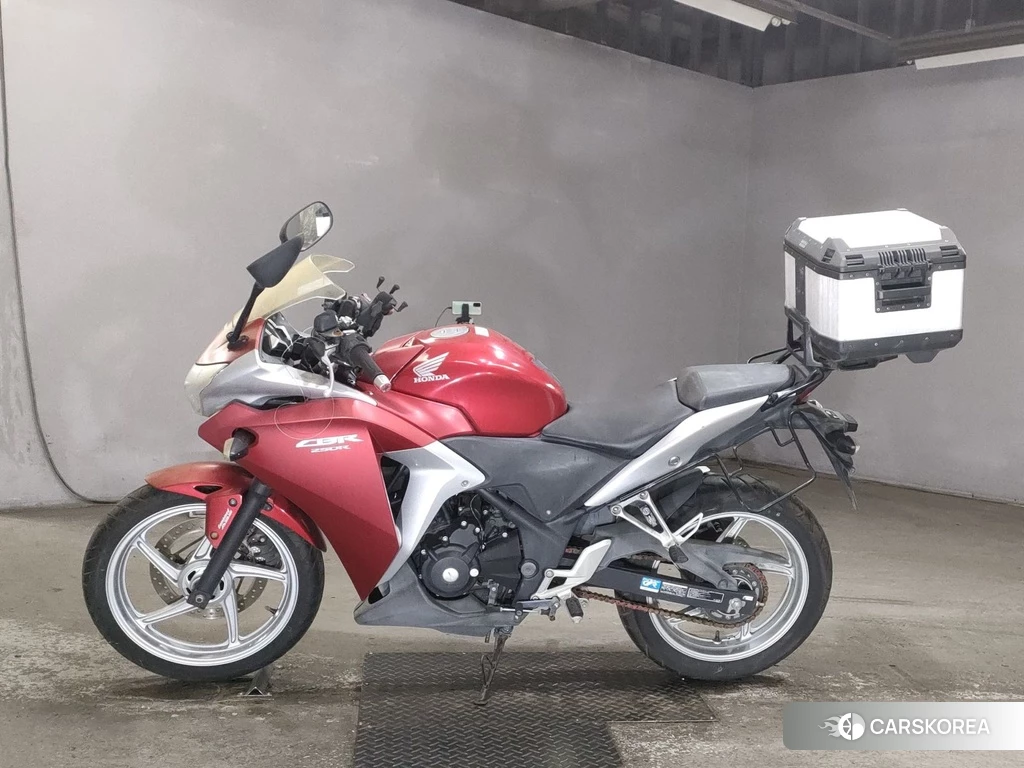 Проданный Honda CBR250R id 4176211 из Японии
