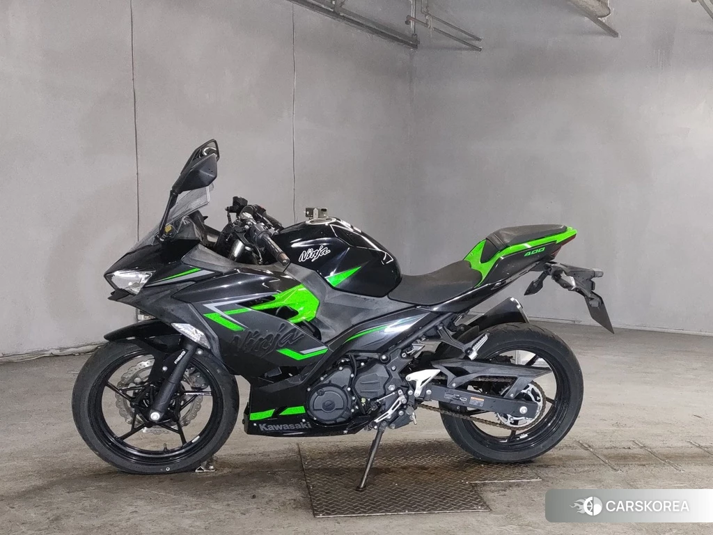 Проданный Kawasaki NINJA 400 2019 из Японии, фото 2
