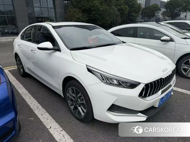 Kia K3 2022 Белый из Китая, фото 2