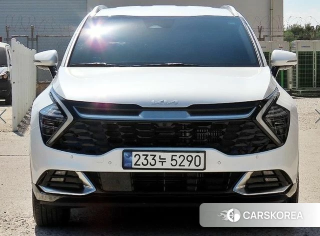 Kia Sportage 5th Generation Hybrid 2023 Белый из Кореи, фото 2