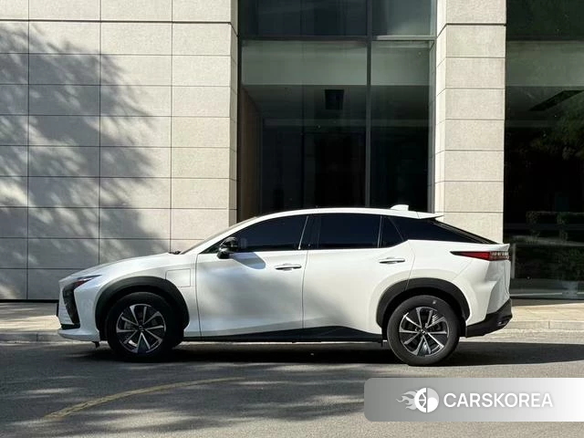 Lexus RZ id 4301801 из Китая 12