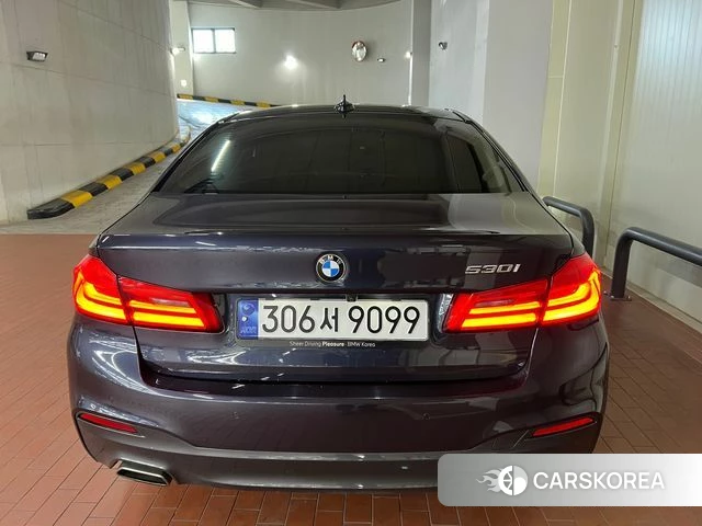 BMW 5 Series (G30) 2020 Черный из Кореи, фото 2