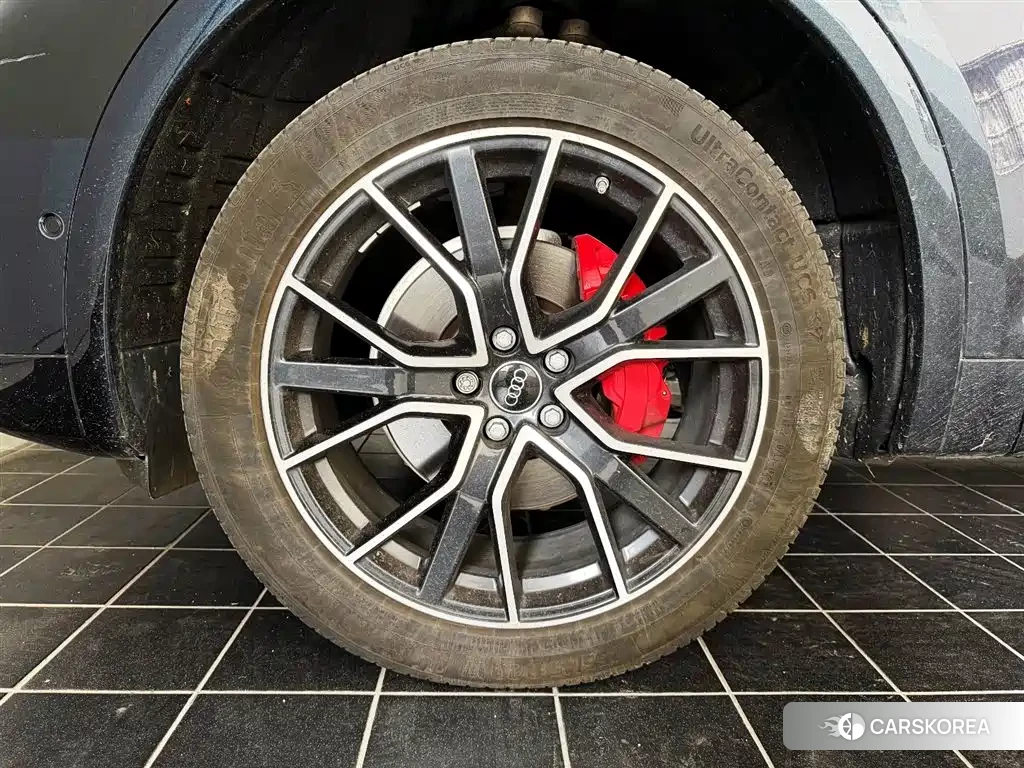 Audi Q5L id 4514304 из Китая 7