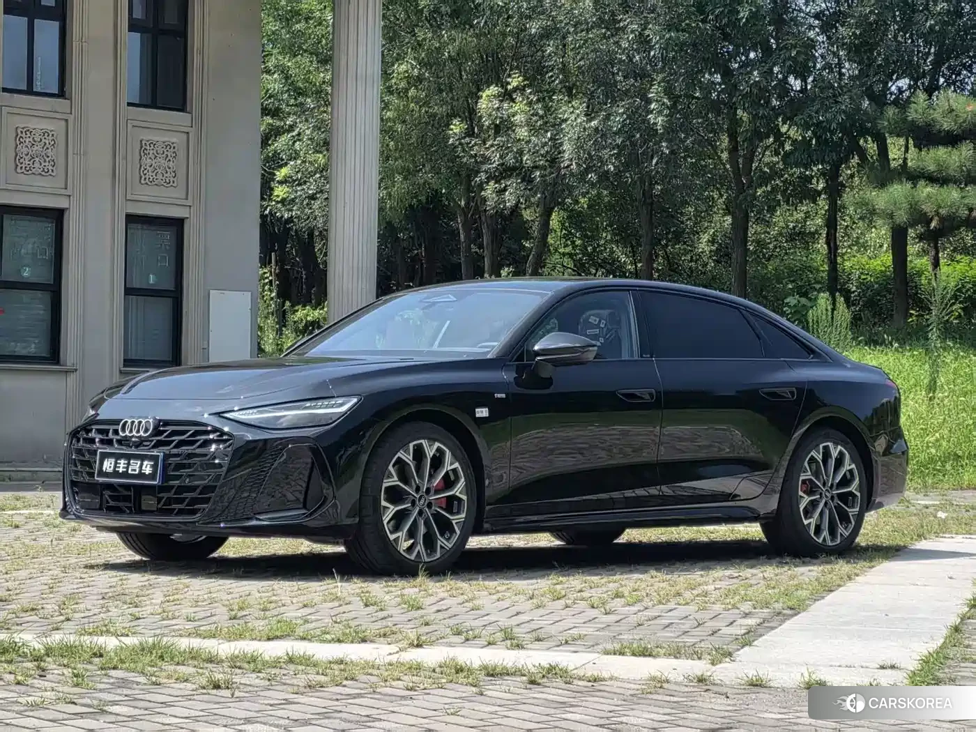 Audi A6L id 4653878 из Китая 9