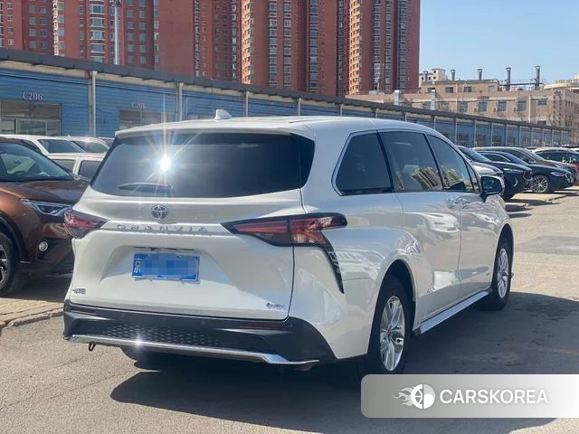 Toyota Grevia 2024 Белый из Китая, фото 2