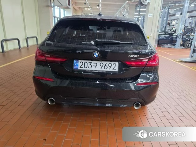 BMW 1 Series (F40) 2024 Черный из Кореи, фото 2