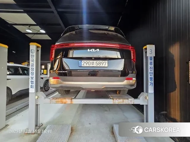 Kia The New Carnival 4th Generation 2024 Черный из Кореи, фото 2