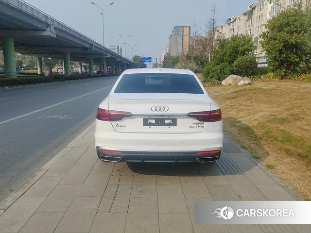 Audi A4L 2022 Белый из Китая, фото 2