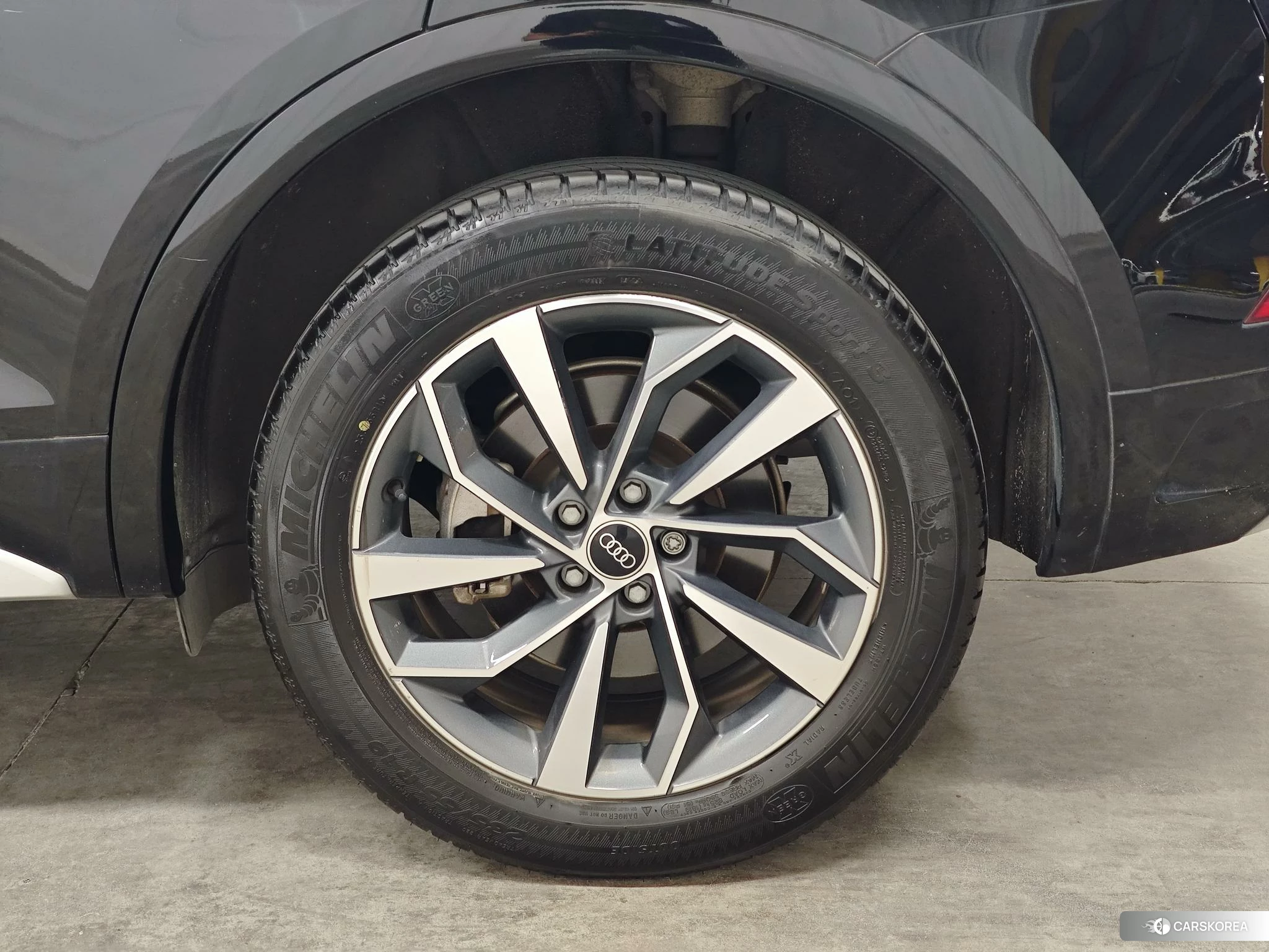 Audi Q5L id 4407460 из Китая 12