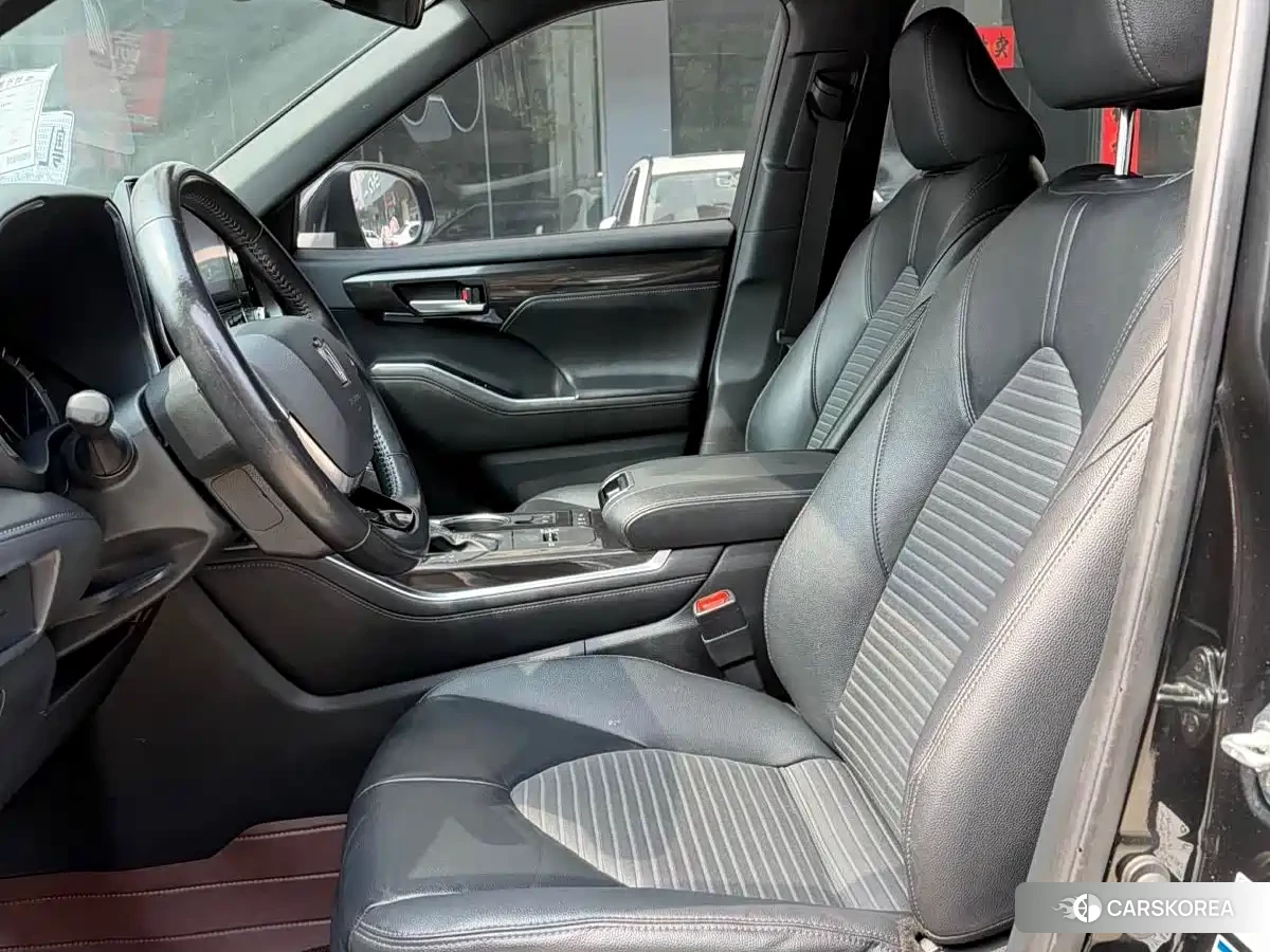 Toyota Crown 2022 Черный из Китая, фото 2
