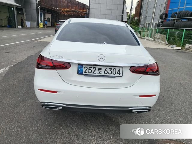 Mercedes-Benz E-Class W213 2021 Белый из Кореи, фото 2