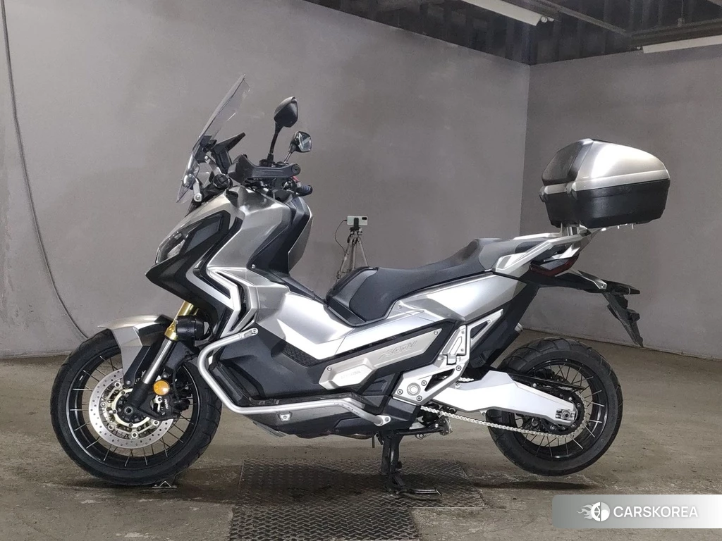 Проданный Honda X-ADV 750 2017 из Японии