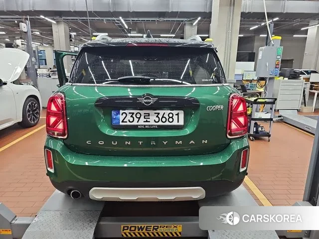 Mini Cooper Countryman 2023 Темно-зеленый из Кореи, фото 2