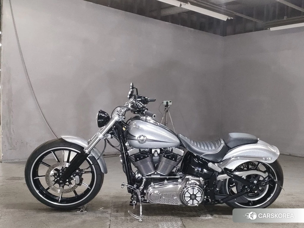 Проданный Harley-Davidson Softail Breakout FXSB 2015 из Японии, фото 2