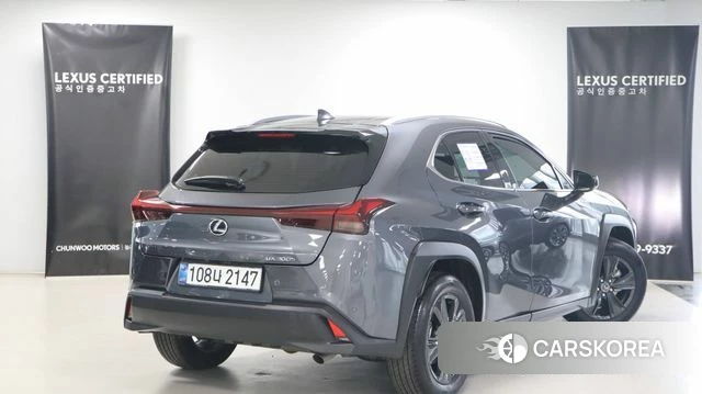 Lexus UX300h id 4016918 из Кореи 8