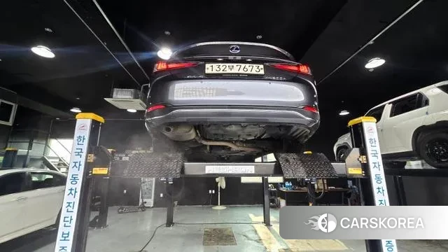 Lexus ES300h 7th generation 2022 Черный из Кореи, фото 2