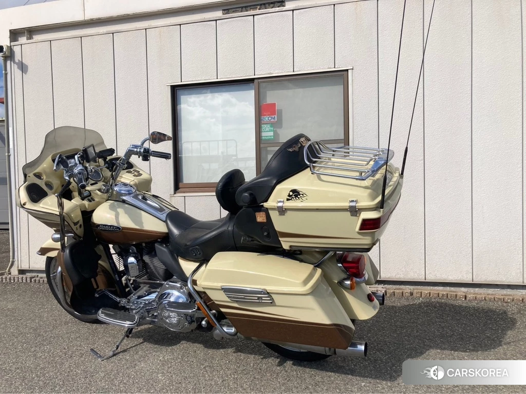 Проданный Harley-Davidson Road Glide FLTRUSE1800 CVO 2011 из Японии, фото 2