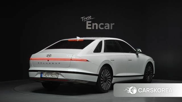 Hyundai Grandeur (GN7) id 3805391 из Кореи 12