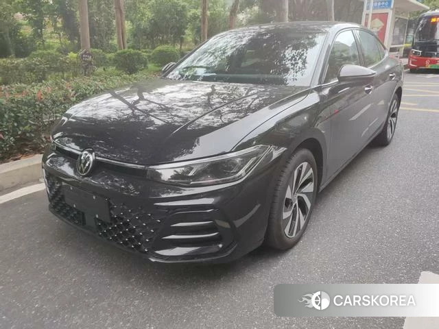 Volkswagen Passat 2026 Черный из Китая, фото 2