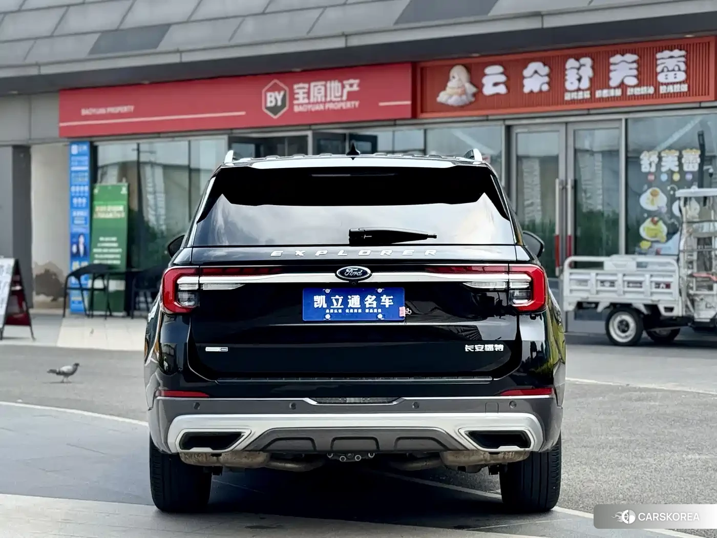 Ford Explorer 2023 Черный из Китая, фото 3