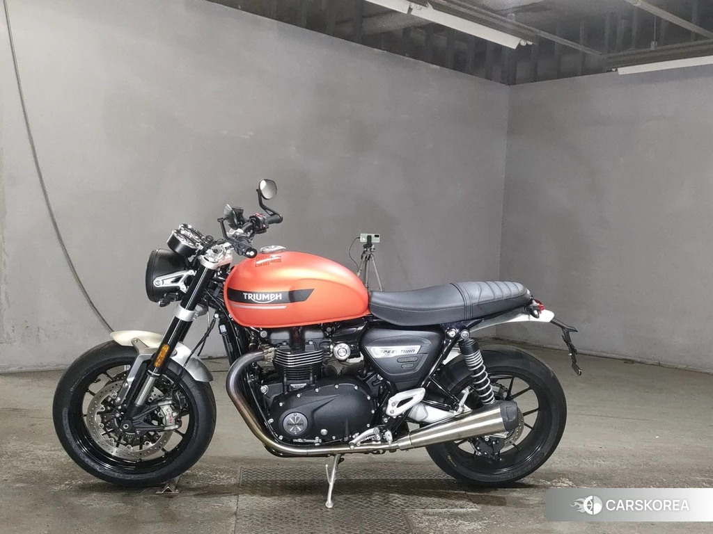 Проданный Triumph SPEED TWIN 2023 из Японии, фото 2