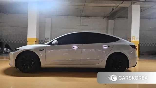 Tesla Model 3 2024 Белый из Кореи, фото 2