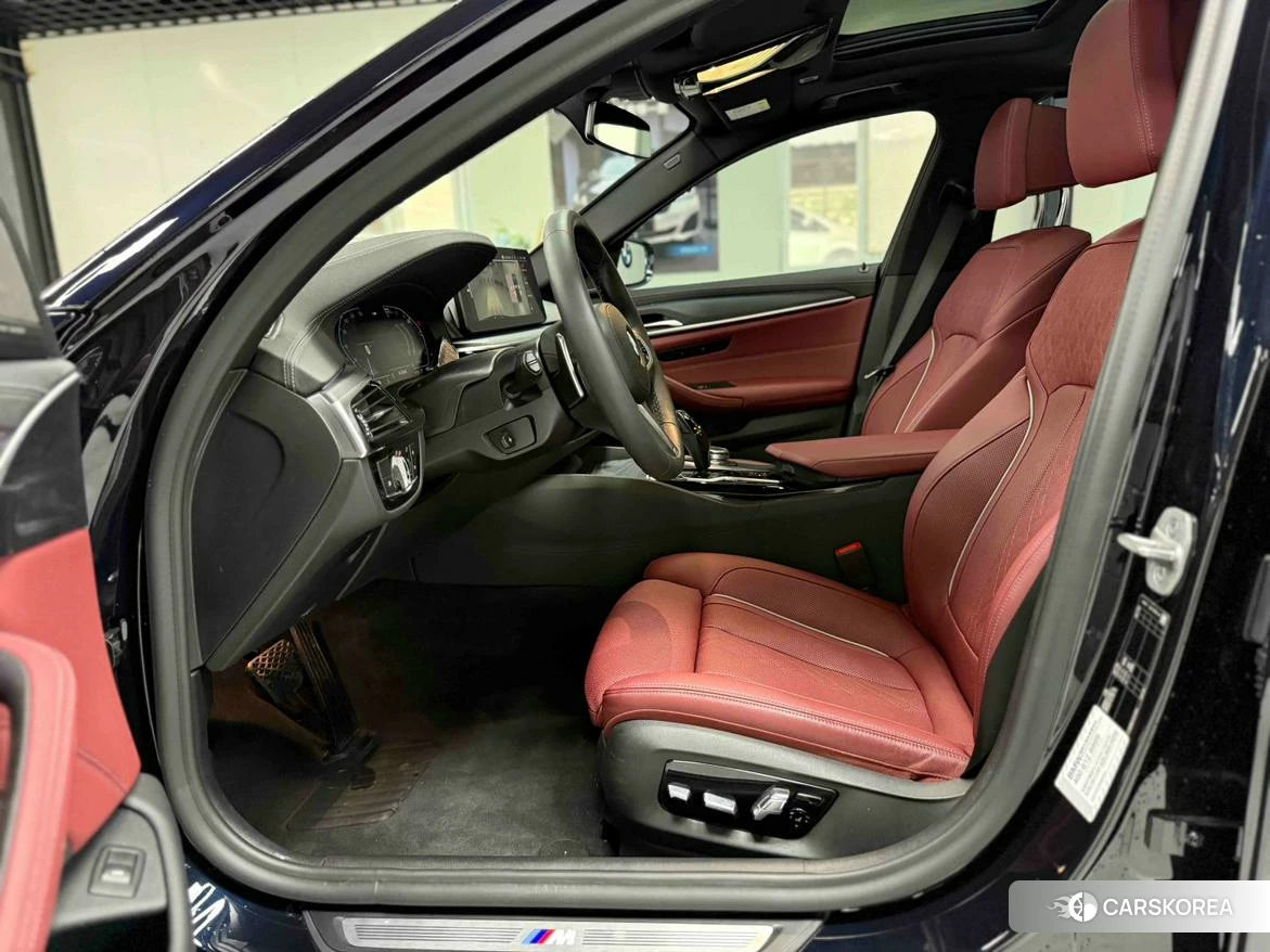 BMW 5 series 2021 Черный из Китая, фото 2