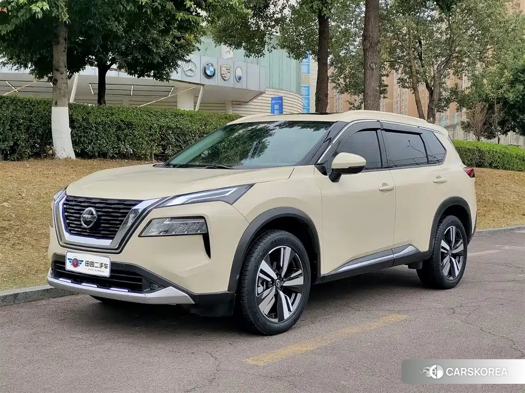 Nissan X-Trail 2022 Yellow/orange из Китая, фото 2