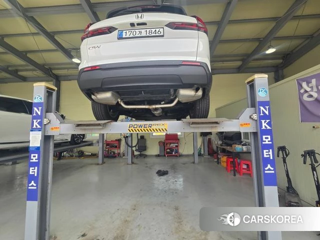 Honda CR-V 6th generation 2024 Белый из Кореи, фото 2