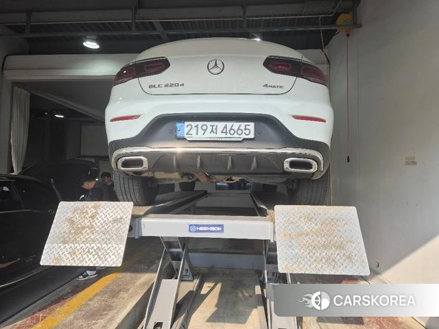Mercedes-Benz GLC-Class X253 2023 Белый из Кореи, фото 2