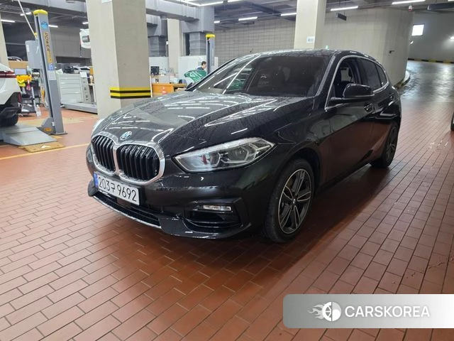 BMW 1 Series (F40) 2024 Черный из Кореи, фото 2