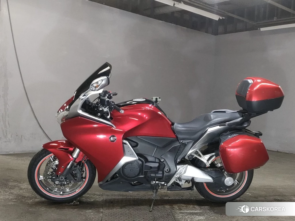 Проданный Honda VFR1200F 2010 из Японии