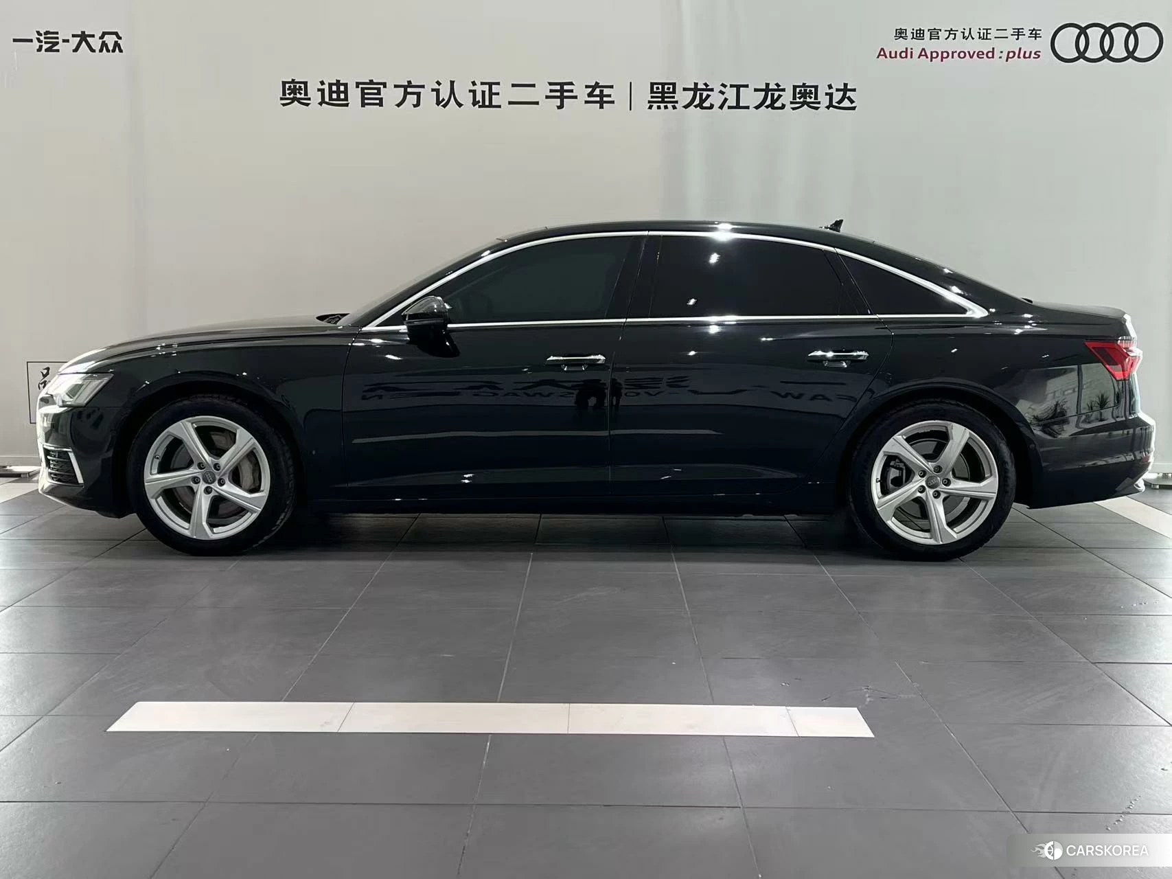 Audi A6L id 4420876 из Китая 7