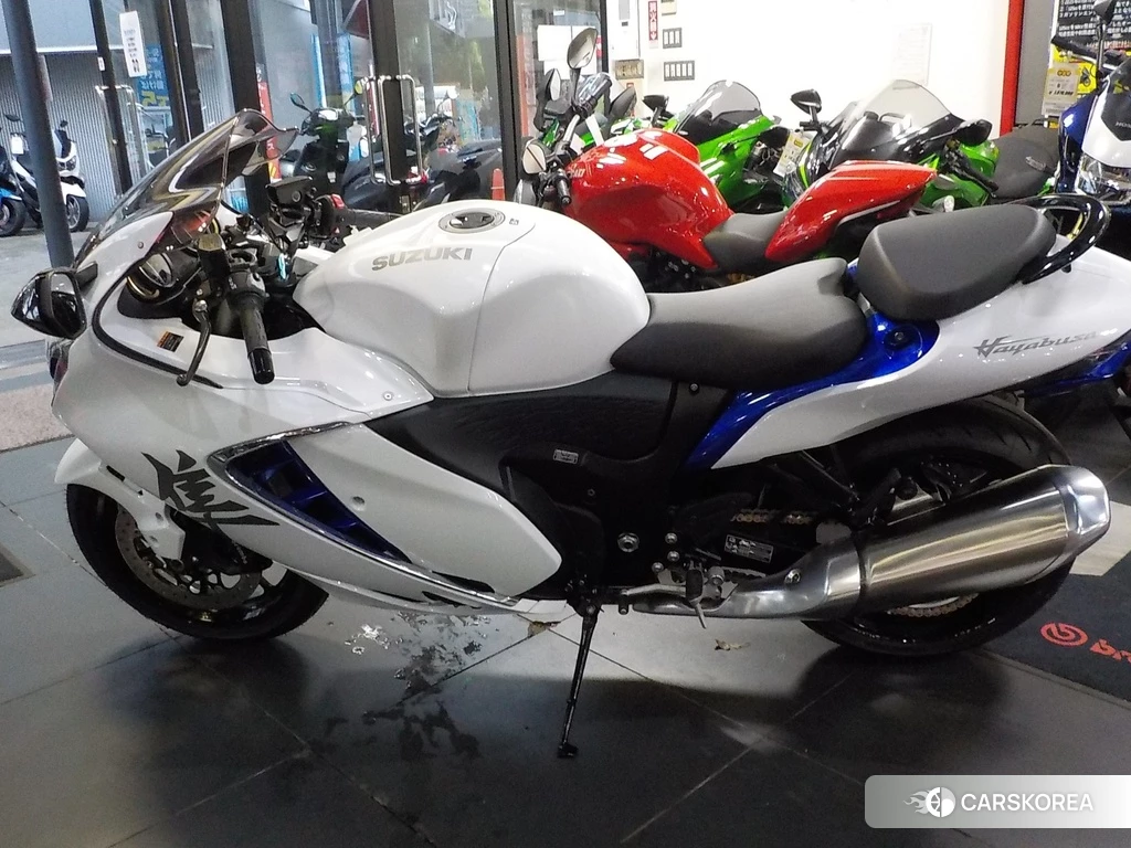Проданный Suzuki GSX1300R HAYABUSA 2024 из Японии